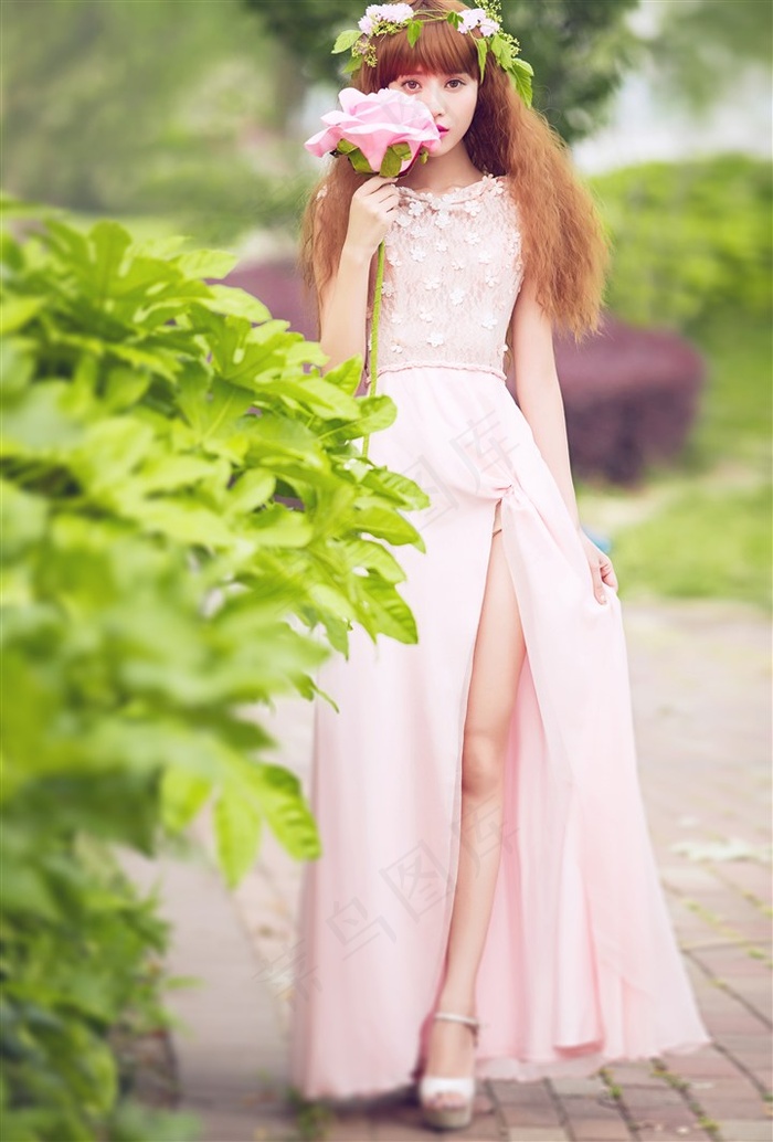 野外铁轨卖弄骚逼