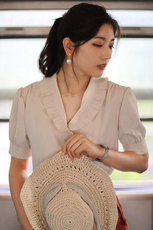 女主播直播乳摇53秒